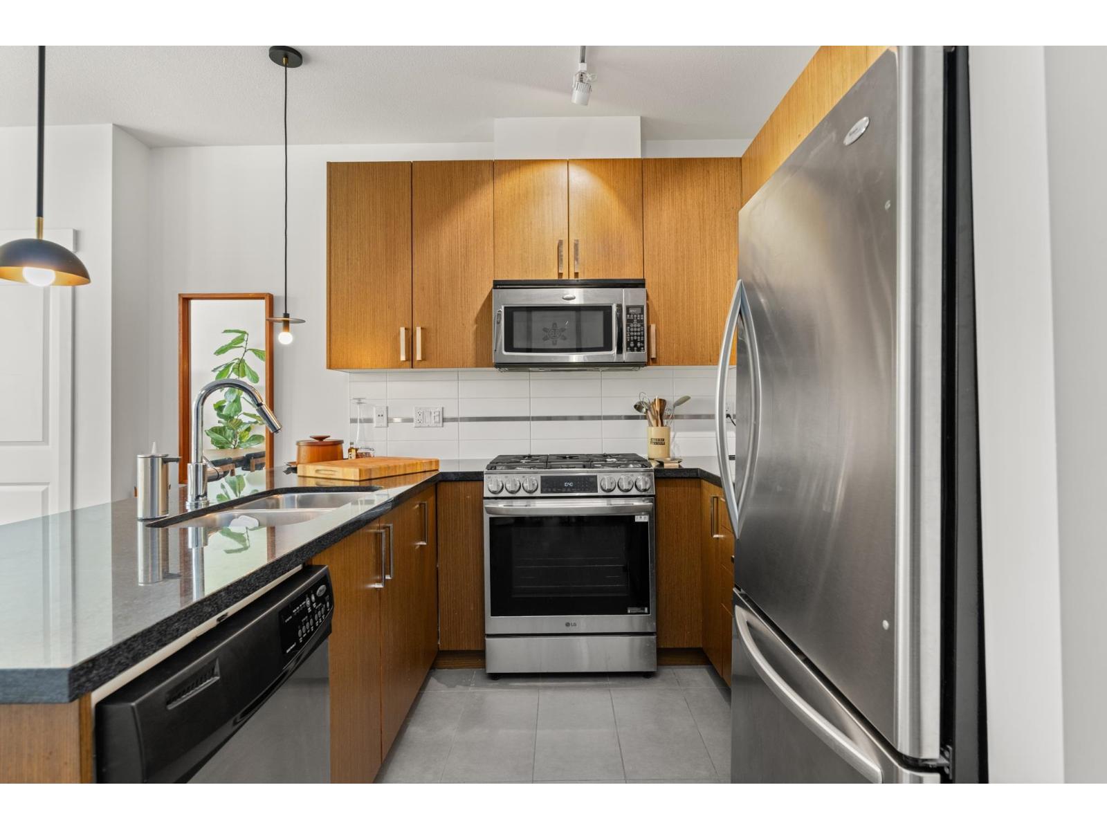 406 15988 26 Avenue, Surrey, British Columbia  V3Z 5K3 - Photo 15 - R3122444