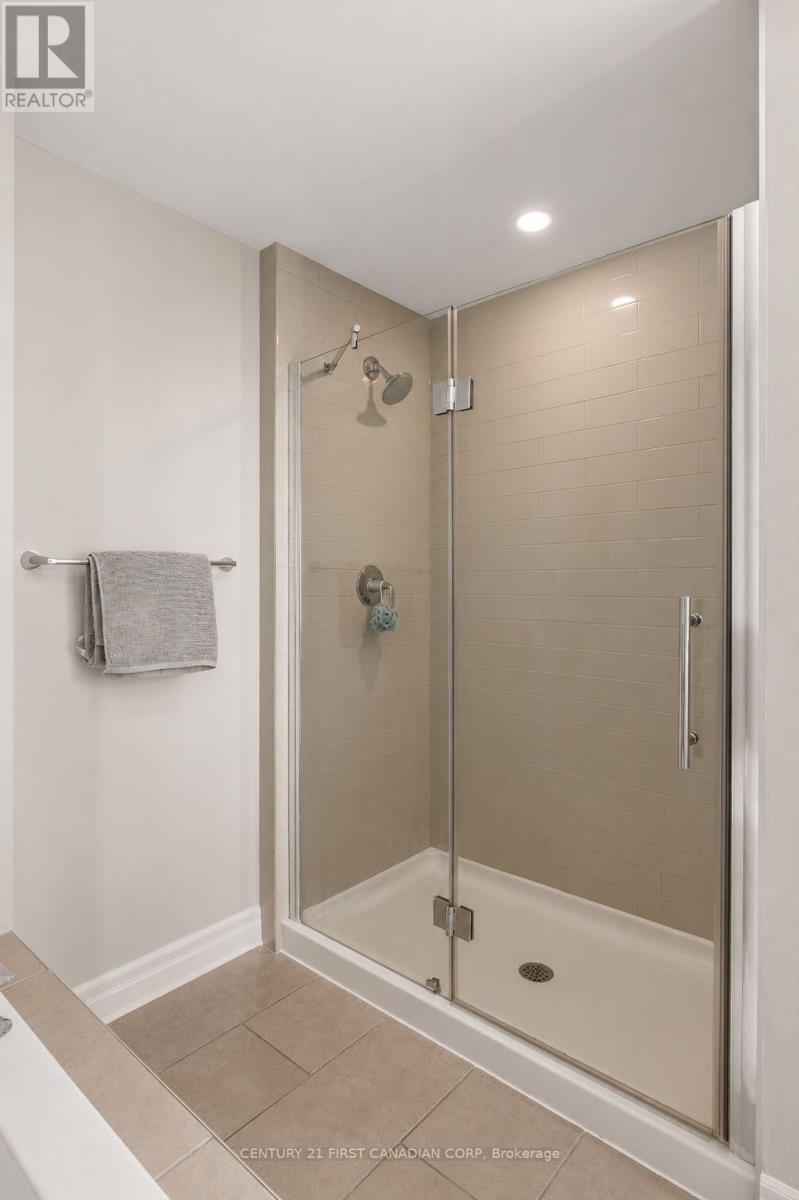 240 Village Walk Boulevard, London North, Ontario  N6G 0P6 - Photo 23 - X13669032