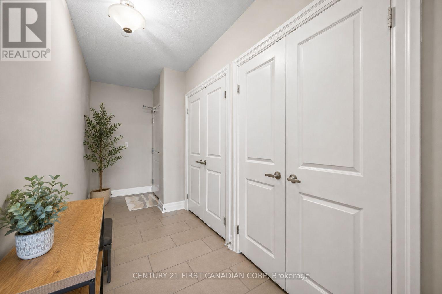 240 Village Walk Boulevard, London North, Ontario  N6G 0P6 - Photo 5 - X13669032