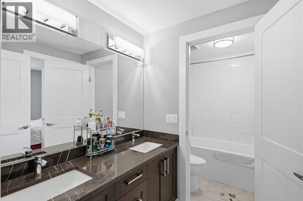 160 Kinniburgh Loop, Chestermere, Alberta  T1X 0V1 - Photo 40 - A2318184