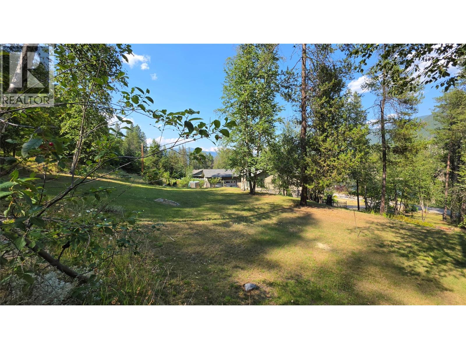 3108 1st Avenue, Castlegar, British Columbia  V1N 2R3 - Photo 10 - 10395317