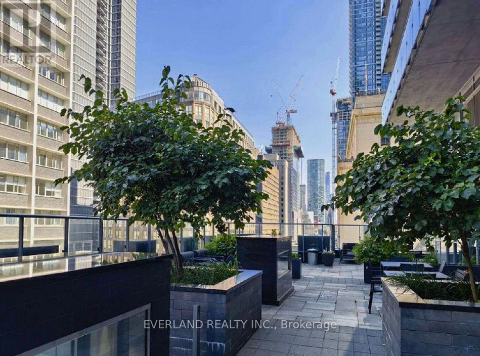 5706 - 7 Grenville Street, Toronto, Ontario  M4Y 0E9 - Photo 3 - C13668922