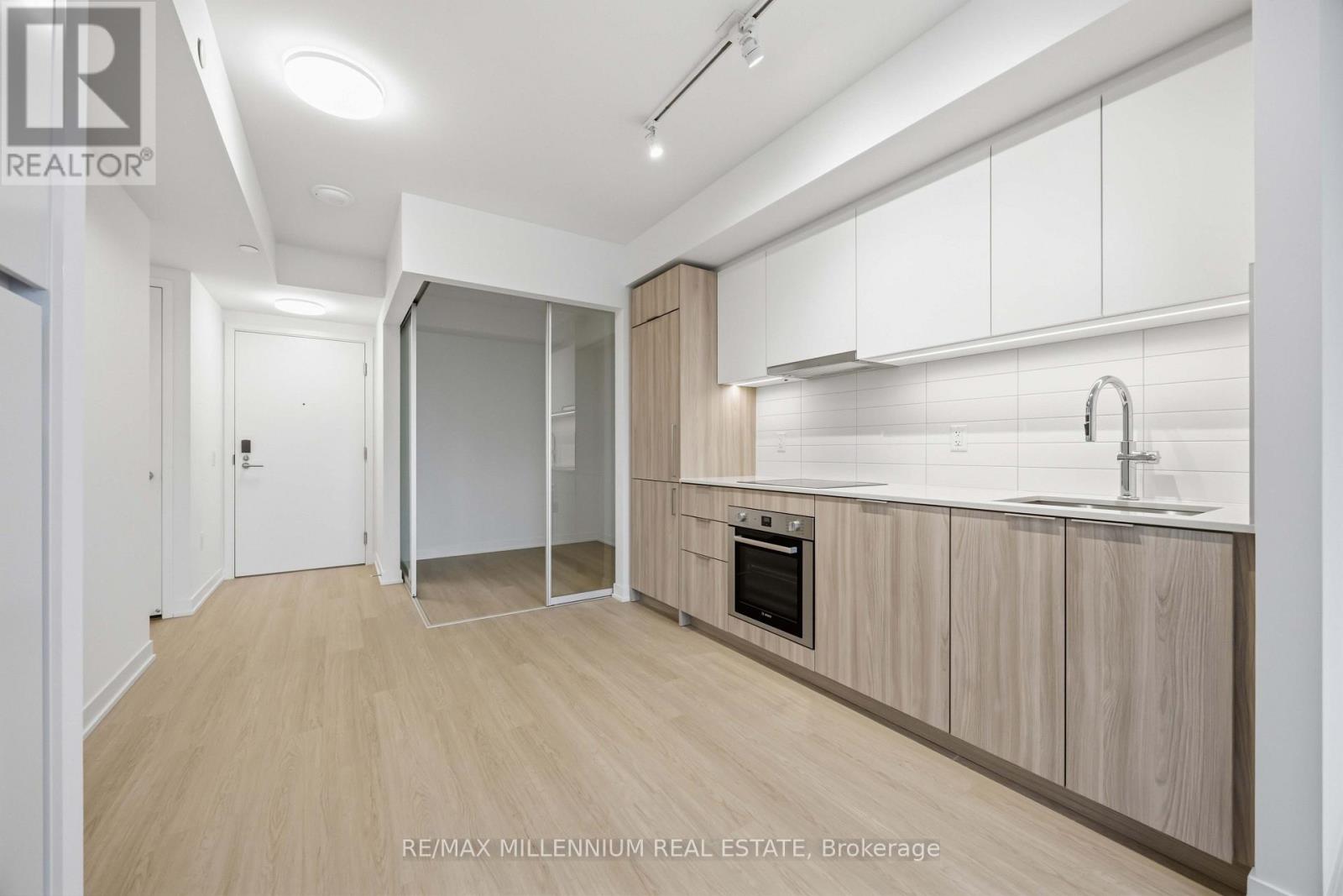 1703 - 15 Salomon Drive, Toronto, Ontario  M3C 0T2 - Photo 12 - C13668958