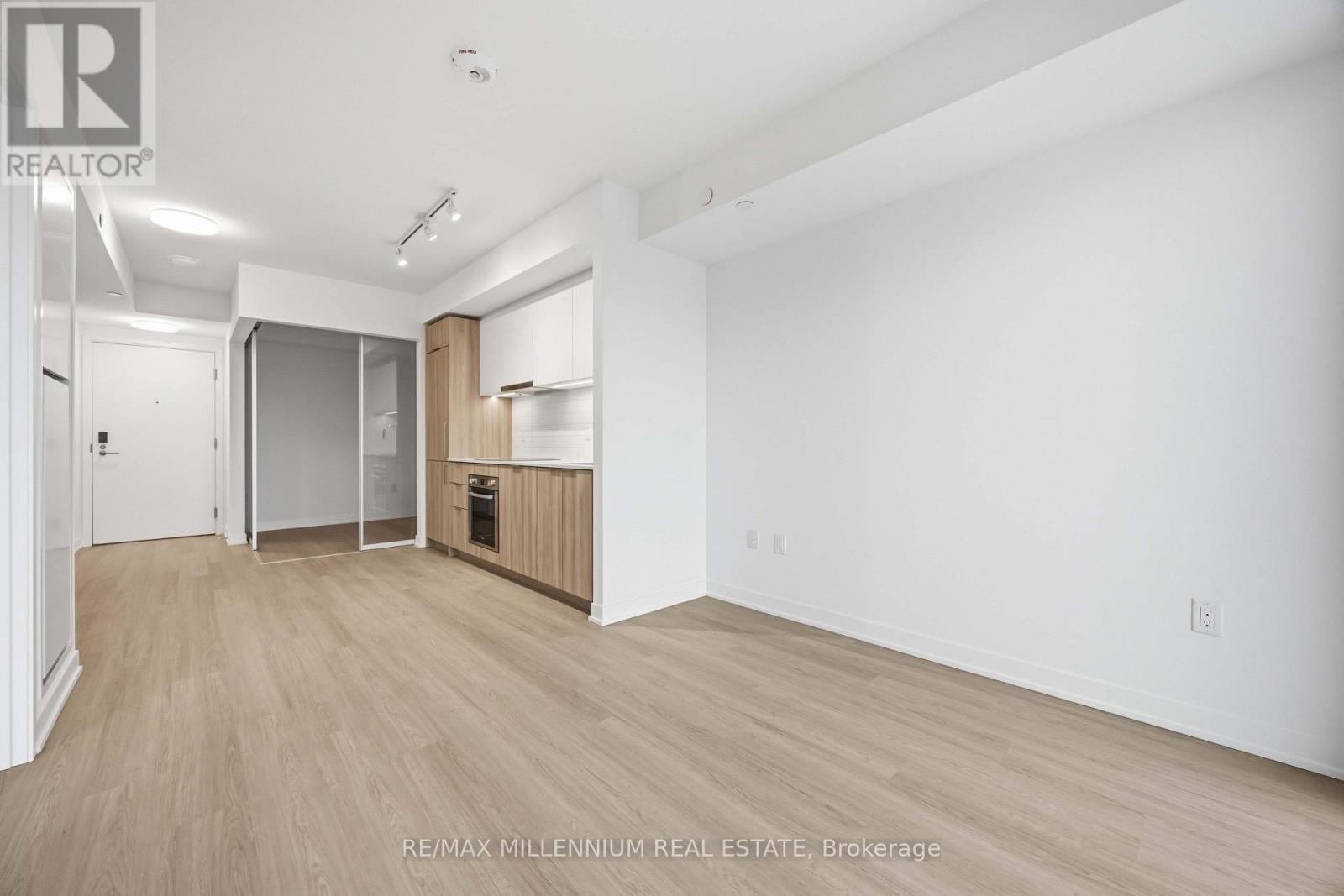 1703 - 15 Salomon Drive, Toronto, Ontario  M3C 0T2 - Photo 18 - C13668958