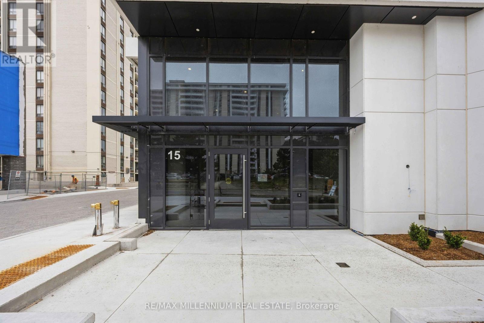 1703 - 15 Salomon Drive, Toronto, Ontario  M3C 0T2 - Photo 3 - C13668958