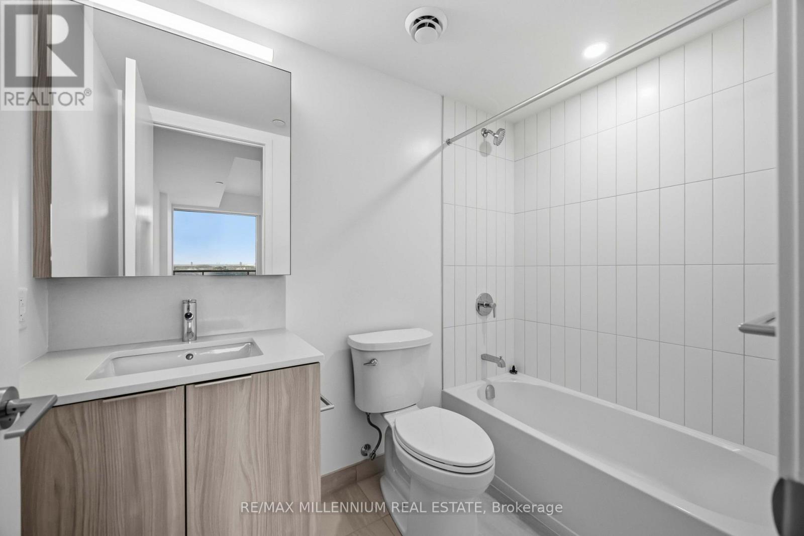 1703 - 15 Salomon Drive, Toronto, Ontario  M3C 0T2 - Photo 33 - C13668958