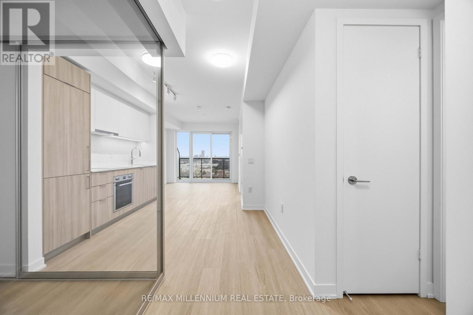 1703 - 15 Salomon Drive, Toronto, Ontario  M3C 0T2 - Photo 5 - C13668958