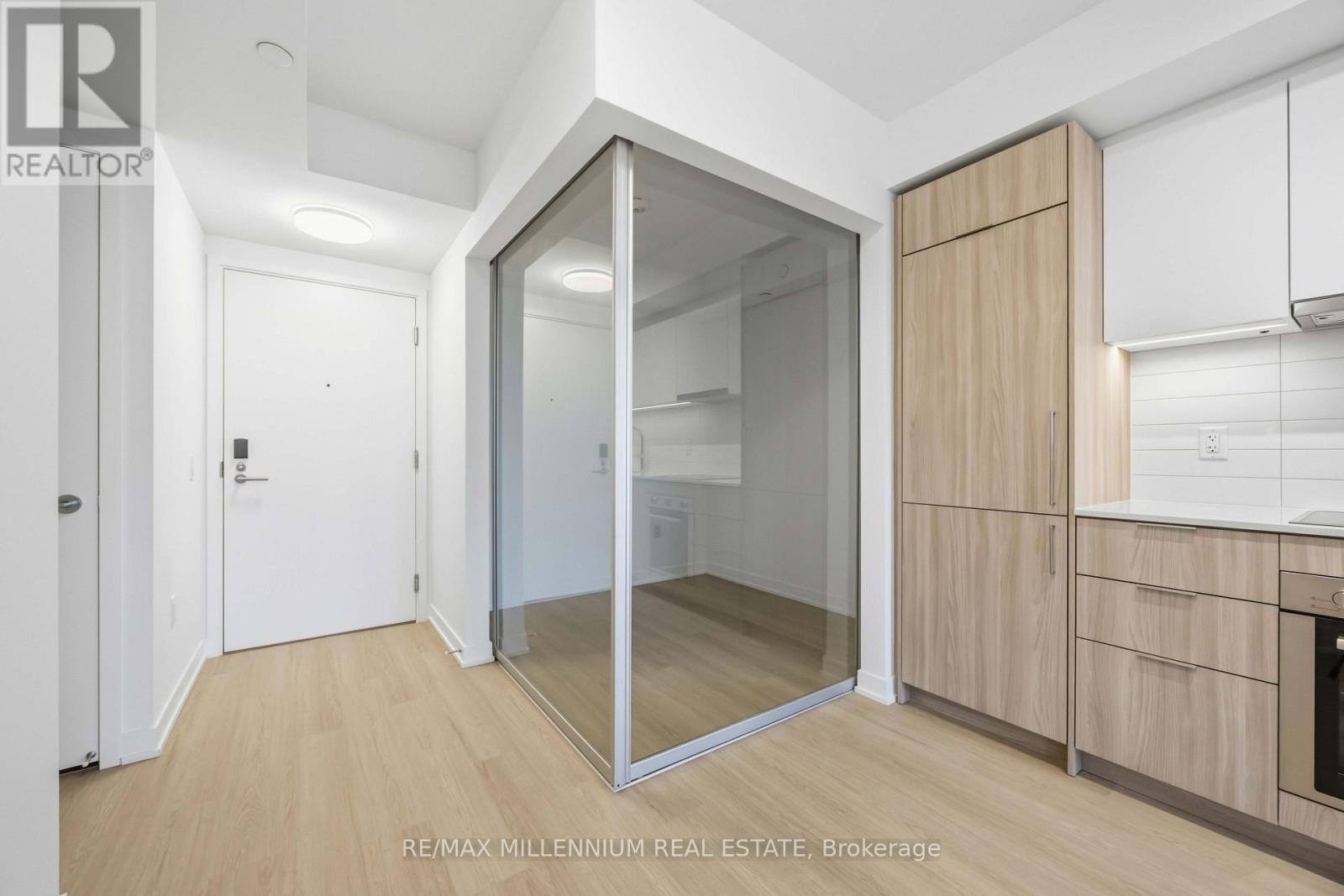 1703 - 15 Salomon Drive, Toronto, Ontario  M3C 0T2 - Photo 6 - C13668958