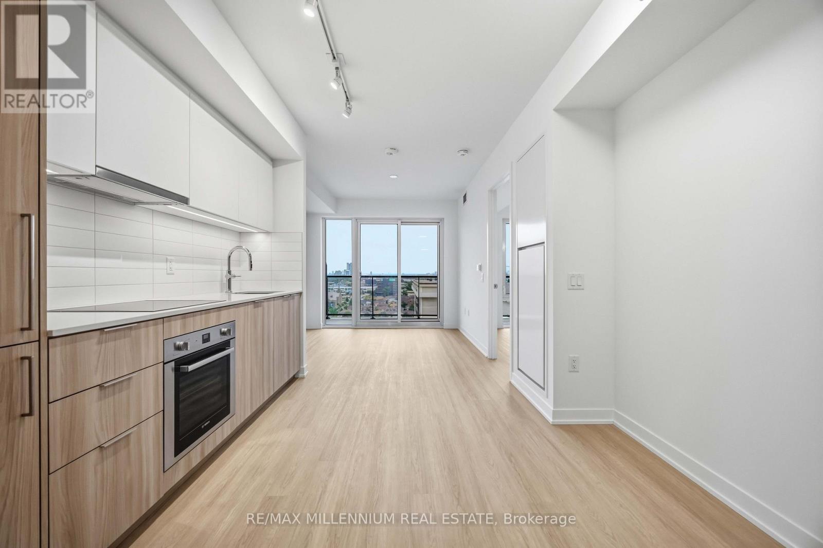 1703 - 15 Salomon Drive, Toronto, Ontario  M3C 0T2 - Photo 8 - C13668958