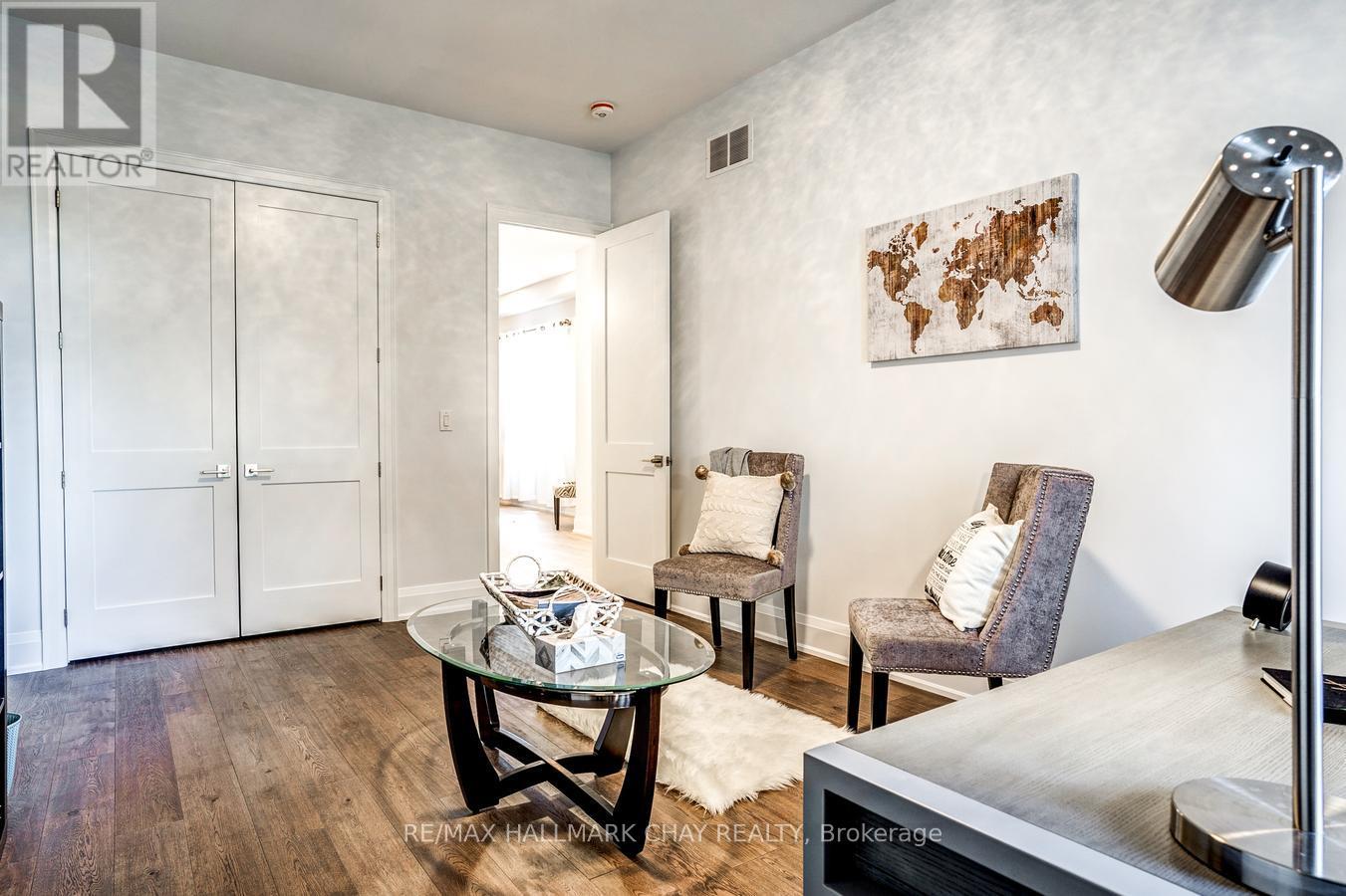 611 Northcliffe Boulevard, Toronto, Ontario  M6E 3L8 - Photo 15 - C13669036