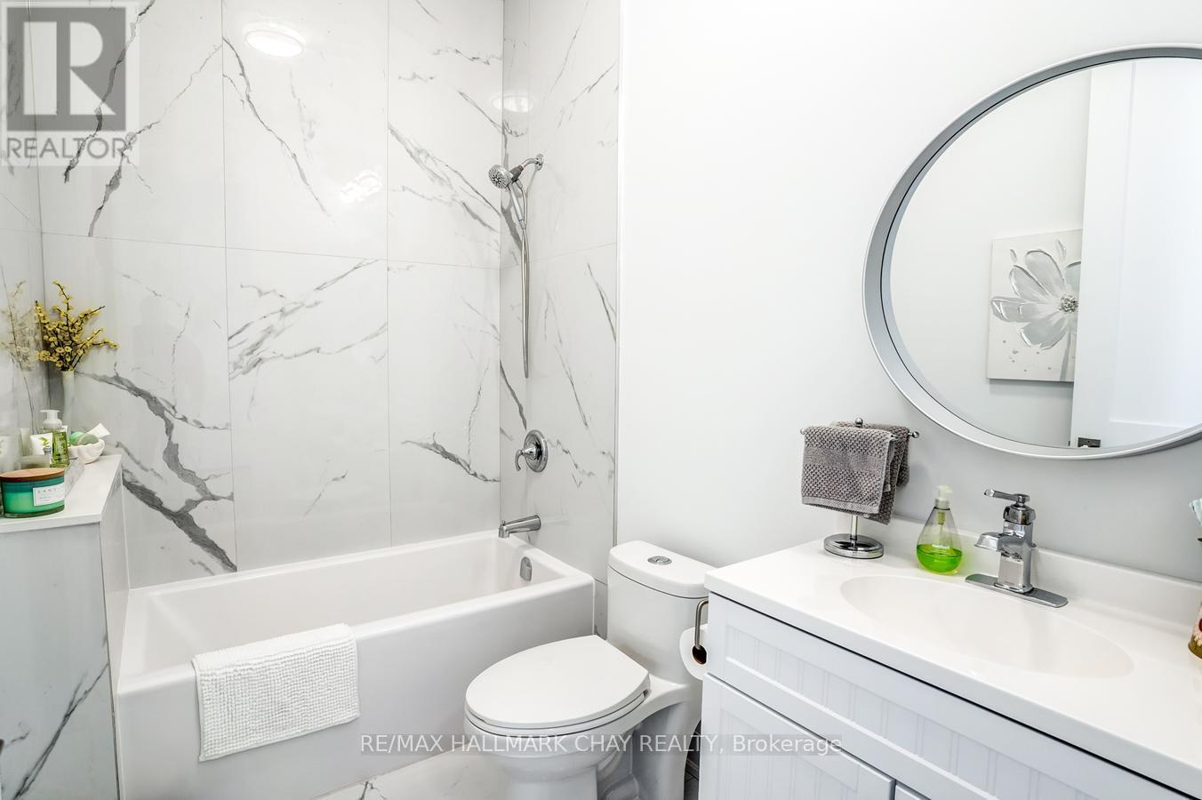 611 Northcliffe Boulevard, Toronto, Ontario  M6E 3L8 - Photo 16 - C13669036