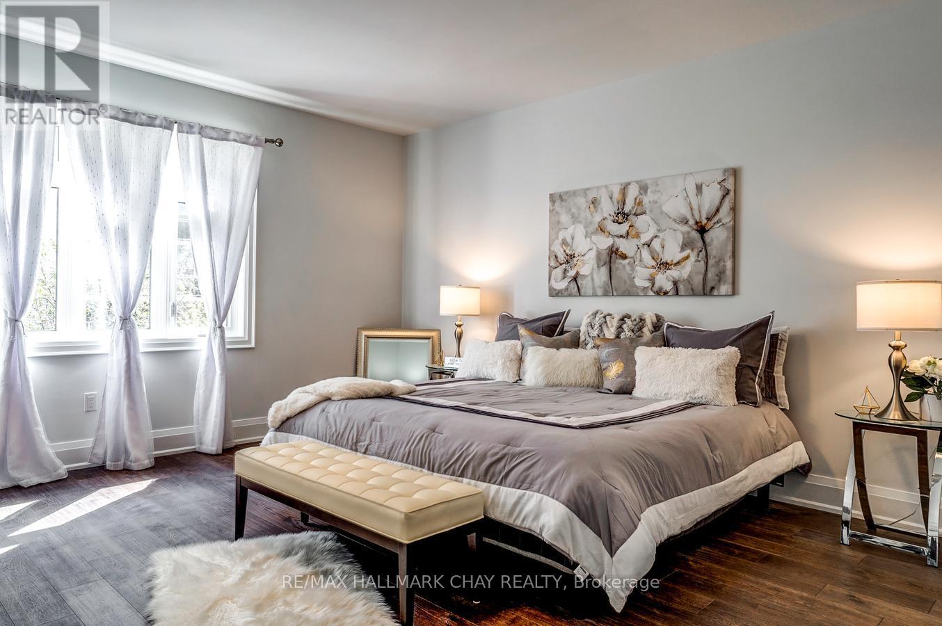 611 Northcliffe Boulevard, Toronto, Ontario  M6E 3L8 - Photo 19 - C13669036