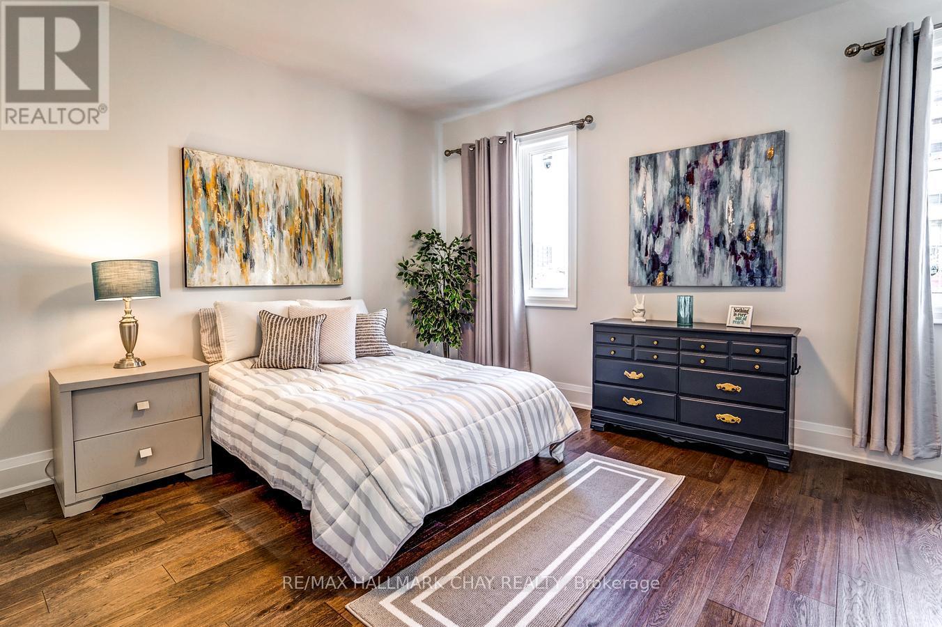 611 Northcliffe Boulevard, Toronto, Ontario  M6E 3L8 - Photo 22 - C13669036