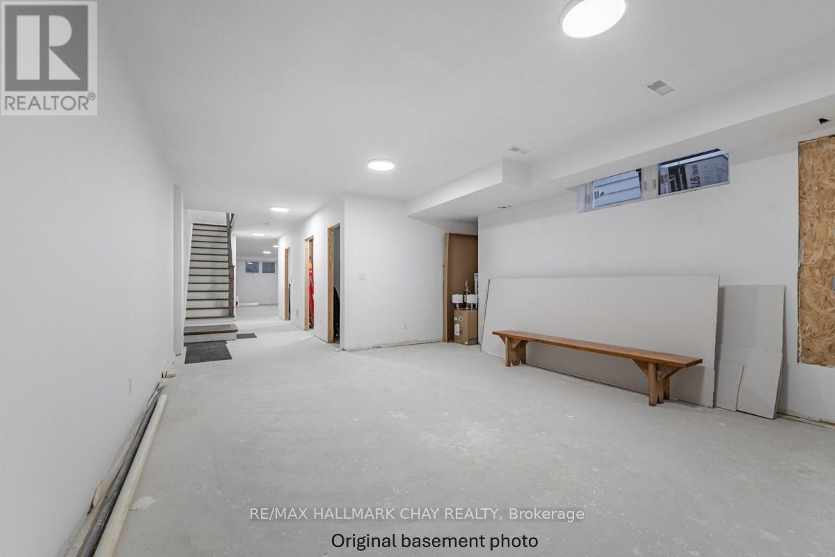611 Northcliffe Boulevard, Toronto, Ontario  M6E 3L8 - Photo 29 - C13669036