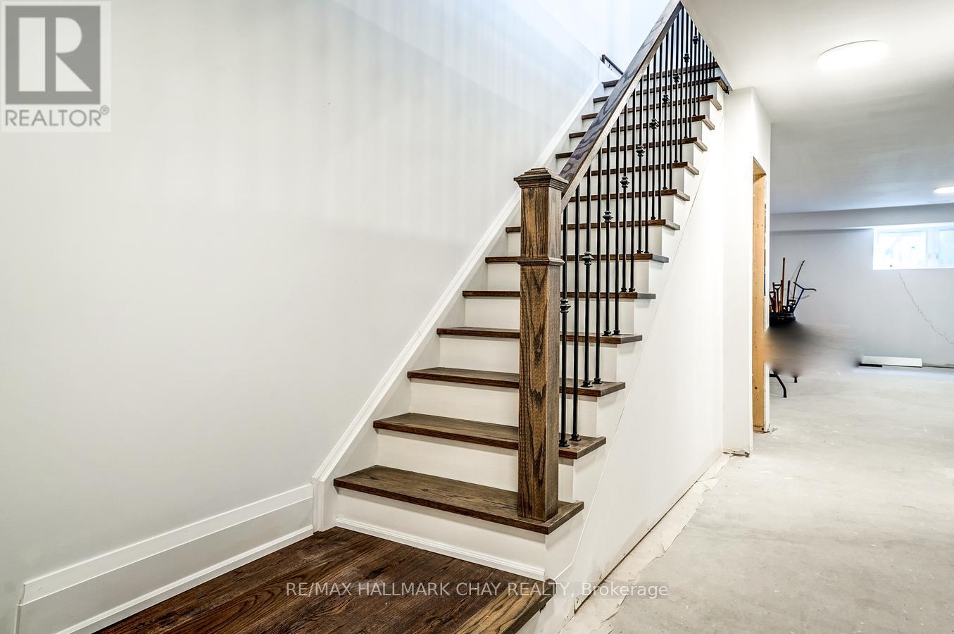 611 Northcliffe Boulevard, Toronto, Ontario  M6E 3L8 - Photo 31 - C13669036