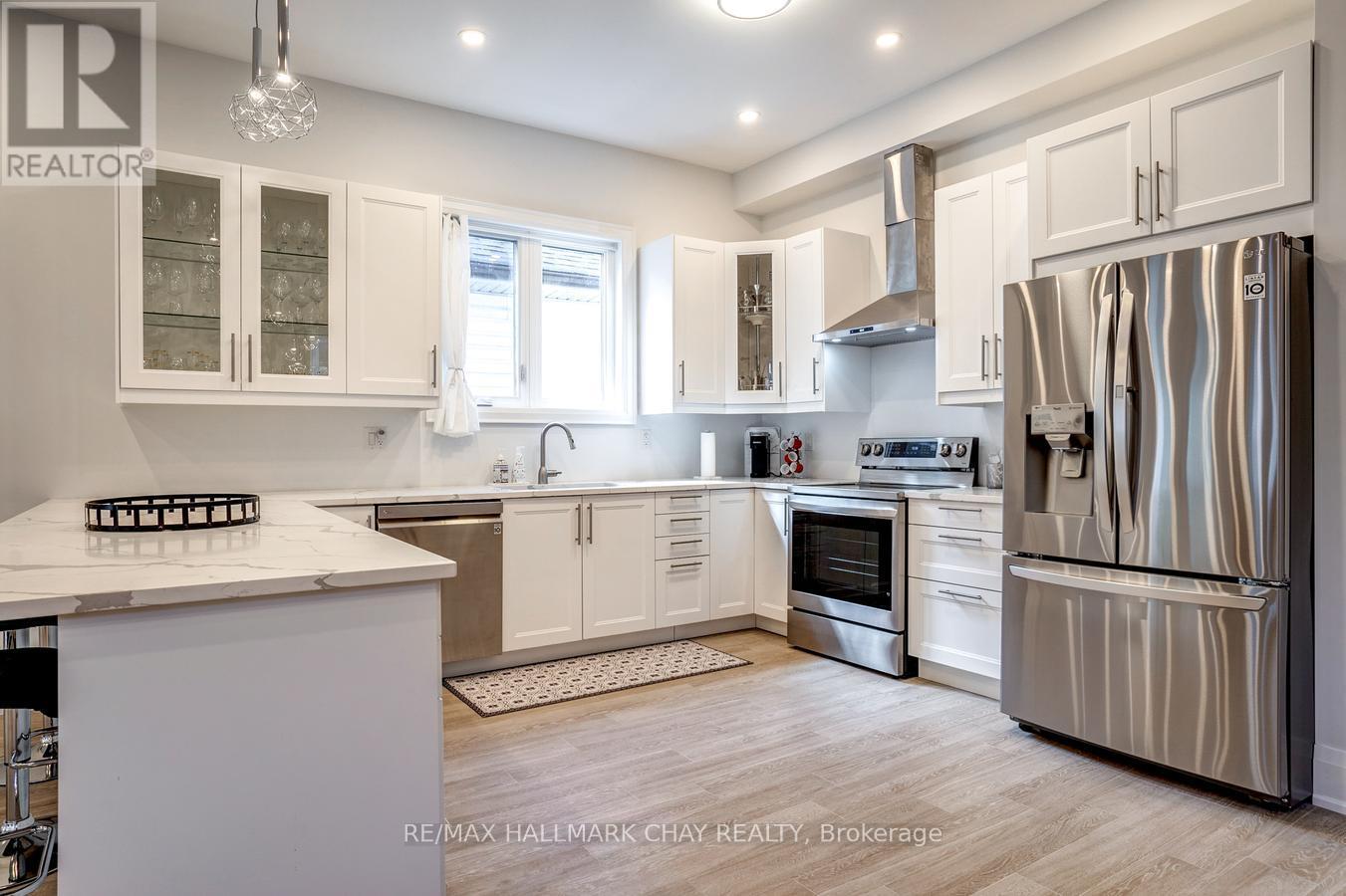 611 Northcliffe Boulevard, Toronto, Ontario  M6E 3L8 - Photo 6 - C13669036