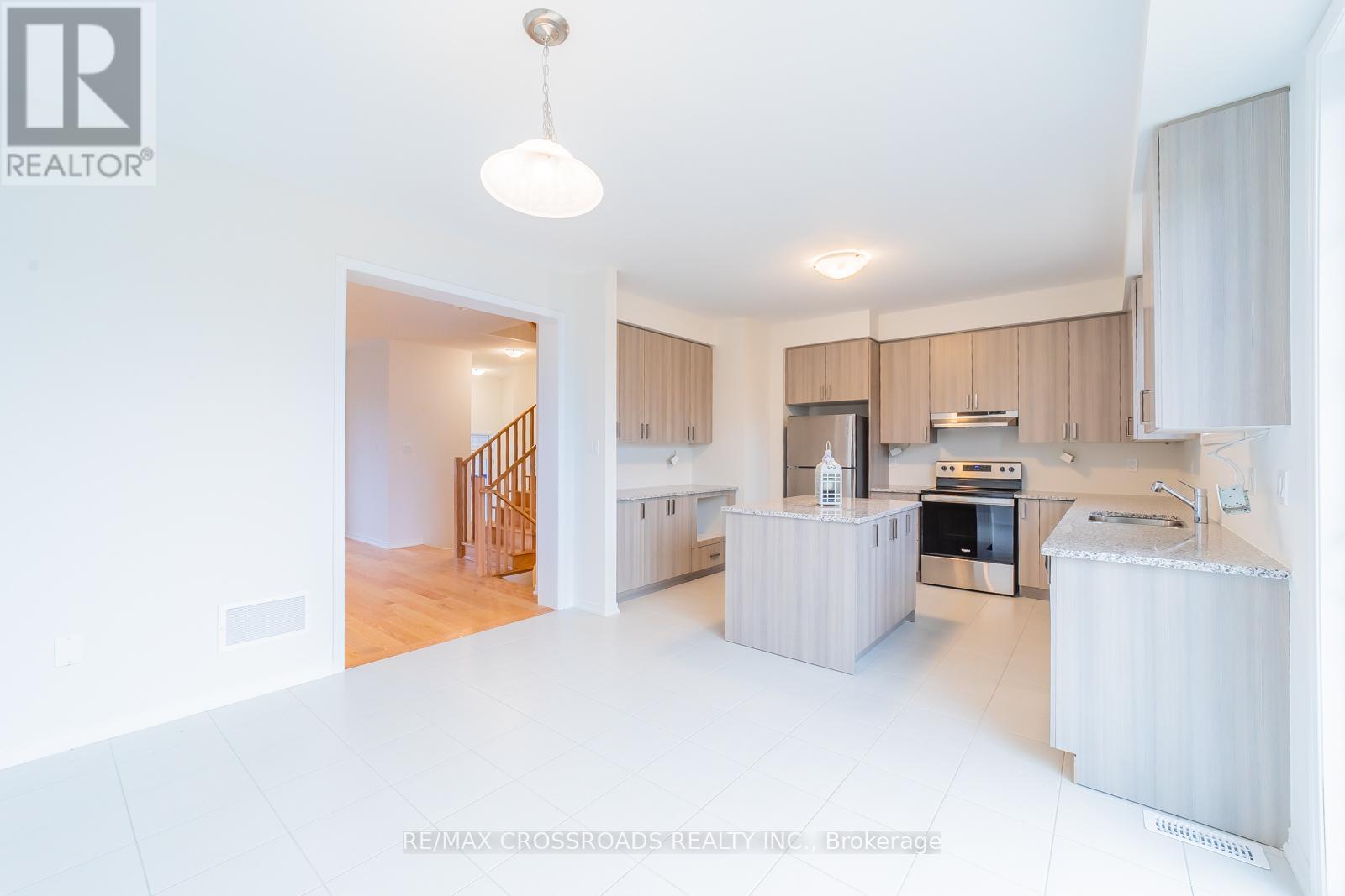 332 Coronation Road, Whitby, Ontario  M1P 1Y2 - Photo 11 - E13668968