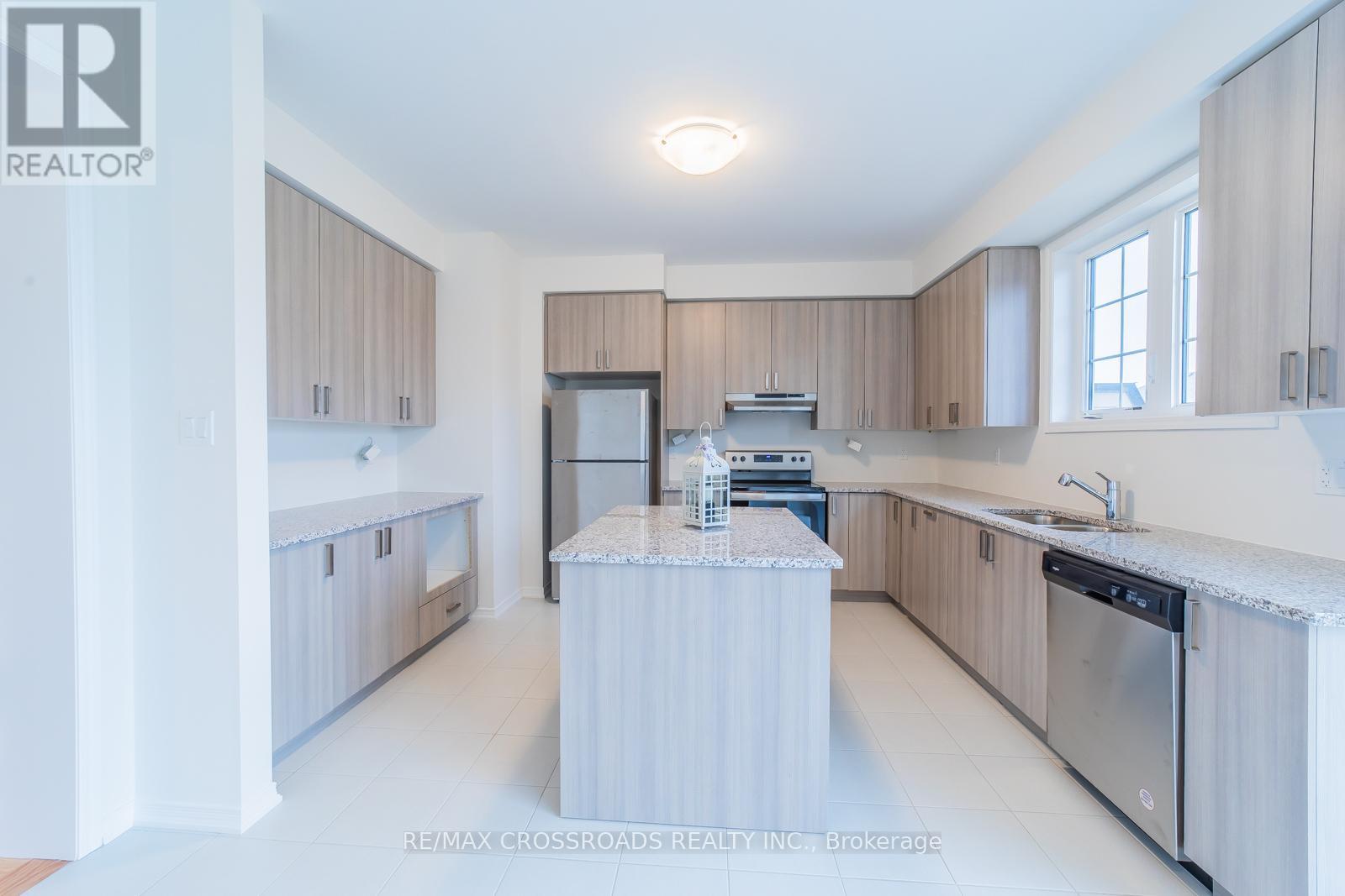 332 Coronation Road, Whitby, Ontario  M1P 1Y2 - Photo 12 - E13668968