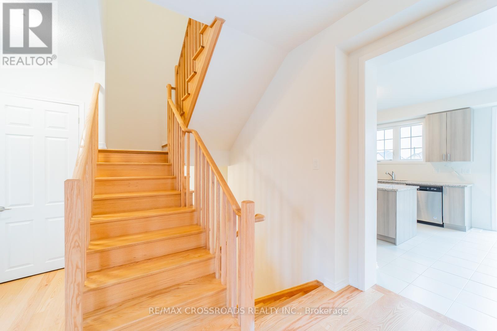 332 Coronation Road, Whitby, Ontario  M1P 1Y2 - Photo 15 - E13668968