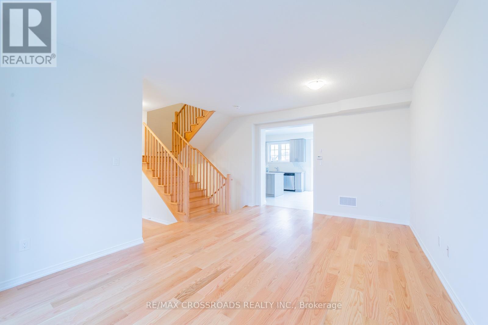 332 Coronation Road, Whitby, Ontario  M1P 1Y2 - Photo 9 - E13668968