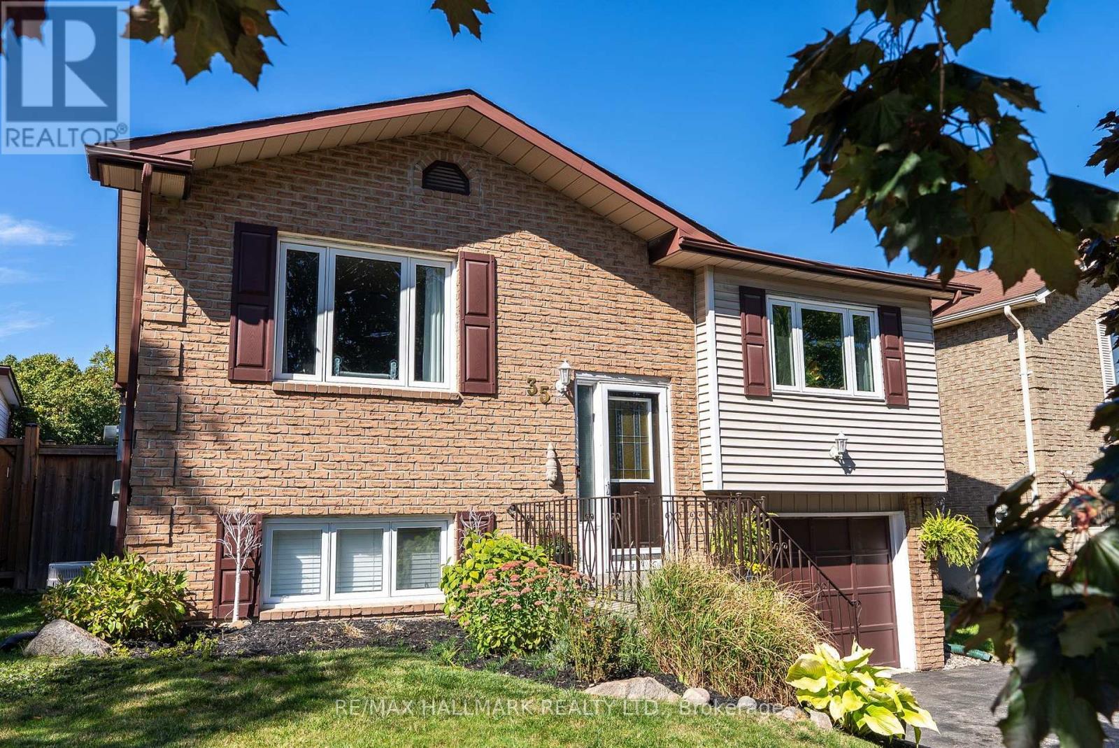 35 Downham Drive, Clarington, Ontario  L1C 4G4 - Photo 2 - E13668994