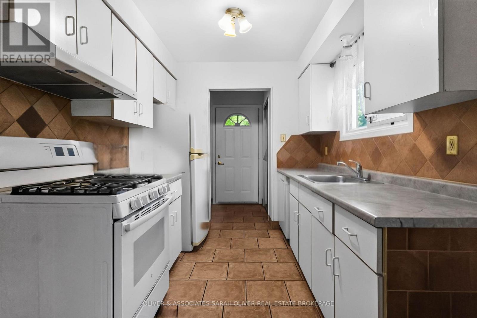 23 Goodman Drive, London South, Ontario  N5Z 4G9 - Photo 11 - X13668500