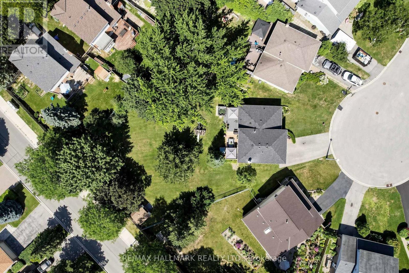 Part 1 - 20 Oak Court, Aurora, Ontario  L4G 3J6 - Photo 4 - N13669022