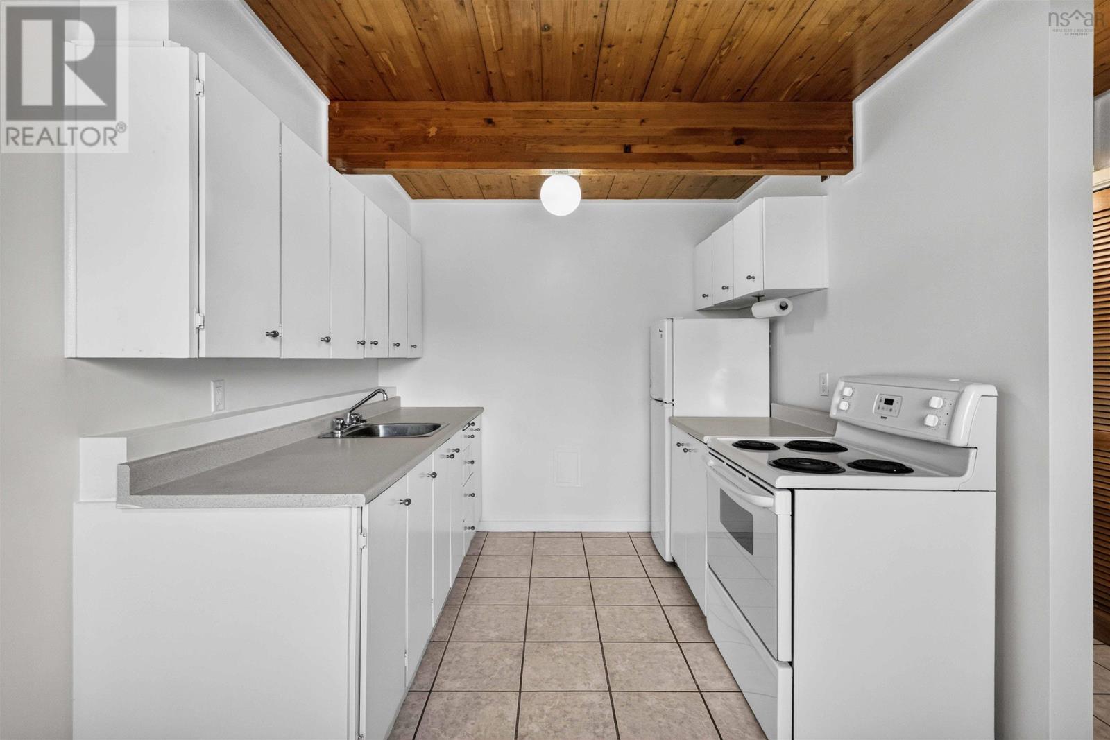 27 Drumdonald Road, Halifax, Nova Scotia  B3P 2L1 - Photo 6 - 202619181