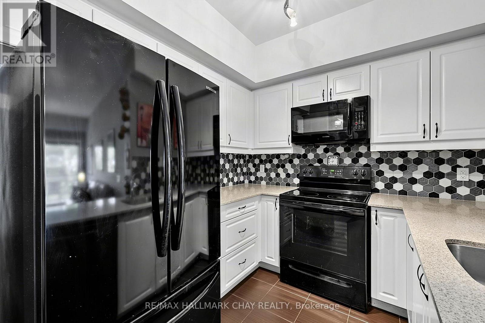 #304 - 300 Essa Road, Barrie, Ontario  L4N 9Y4 - Photo 7 - S13668992