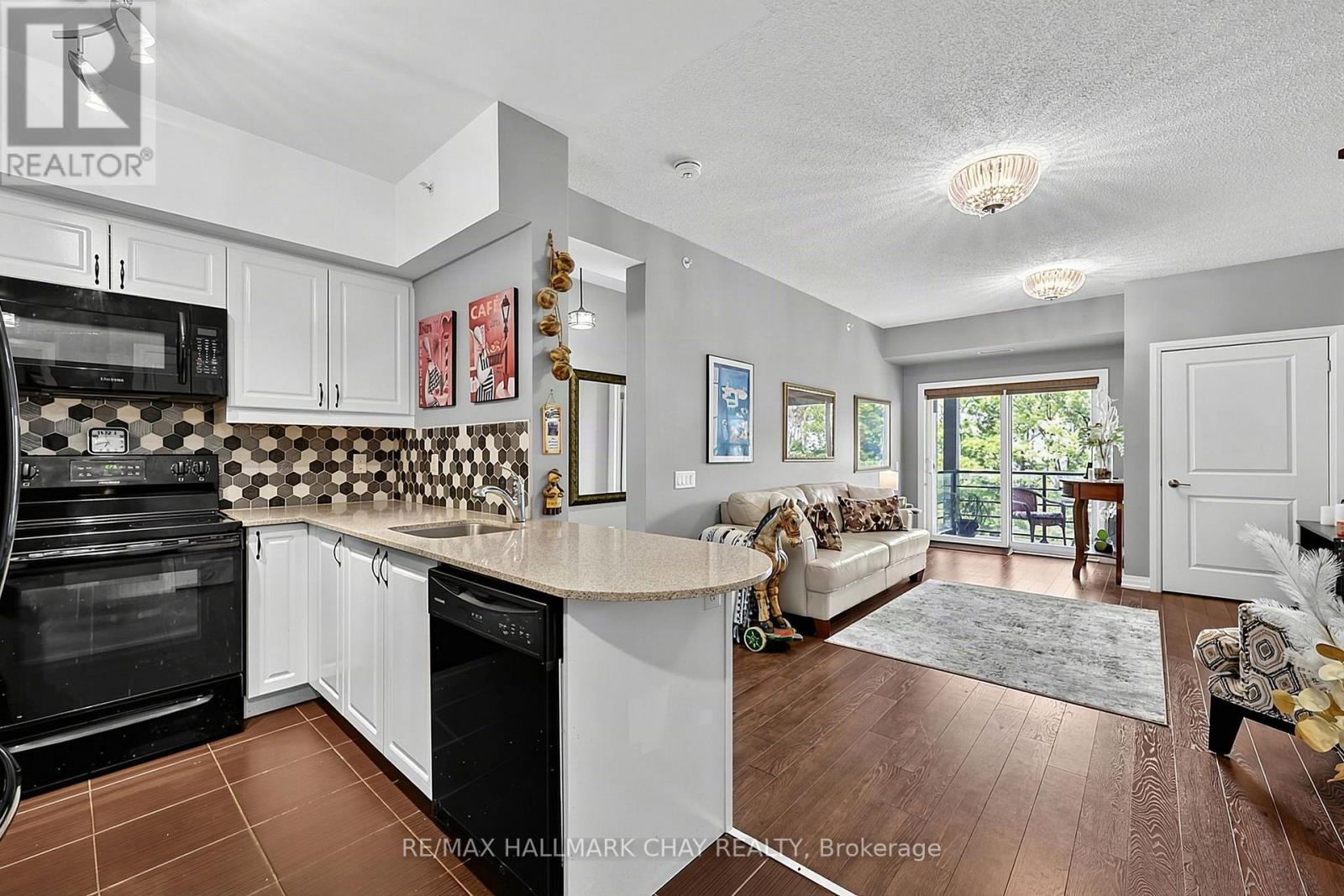 #304 - 300 Essa Road, Barrie, Ontario  L4N 9Y4 - Photo 8 - S13668992