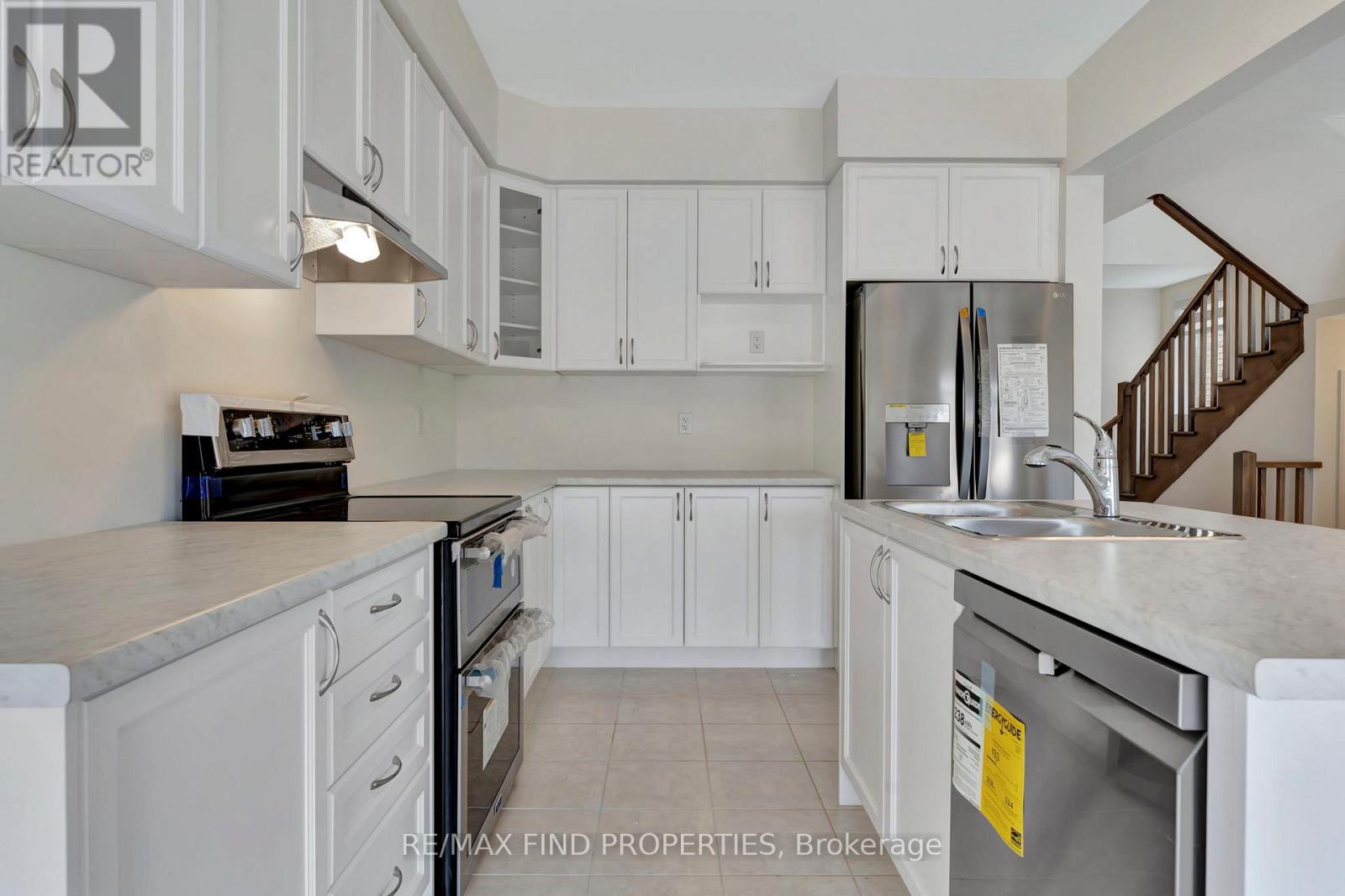 21 Dennis Avenue, Brantford, Ontario N3V 0C1 - Photo 12 - X13656886