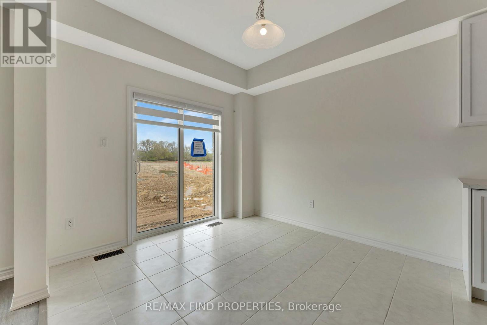 21 Dennis Avenue, Brantford, Ontario N3V 0C1 - Photo 17 - X13656886