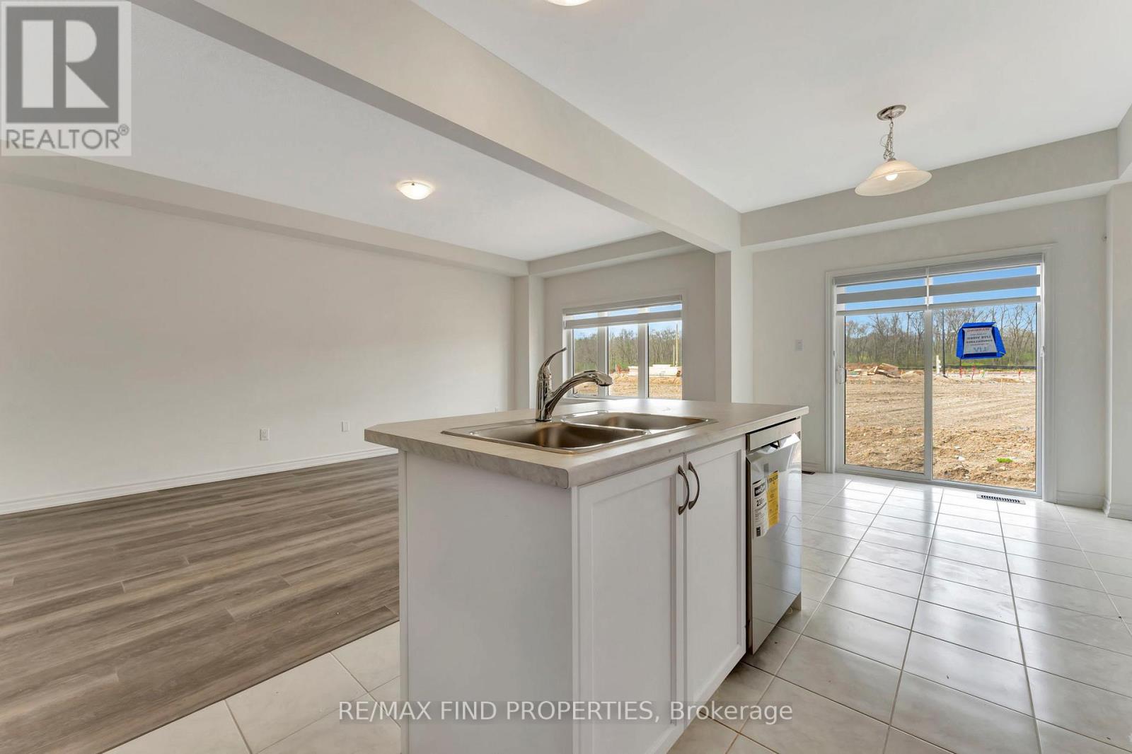 21 Dennis Avenue, Brantford, Ontario N3V 0C1 - Photo 15 - X13656886