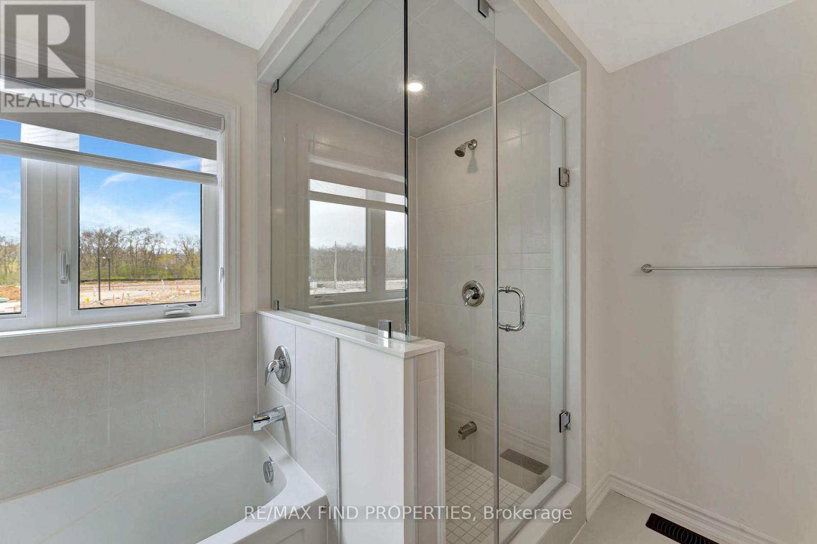 21 Dennis Avenue, Brantford, Ontario N3V 0C1 - Photo 24 - X13656886