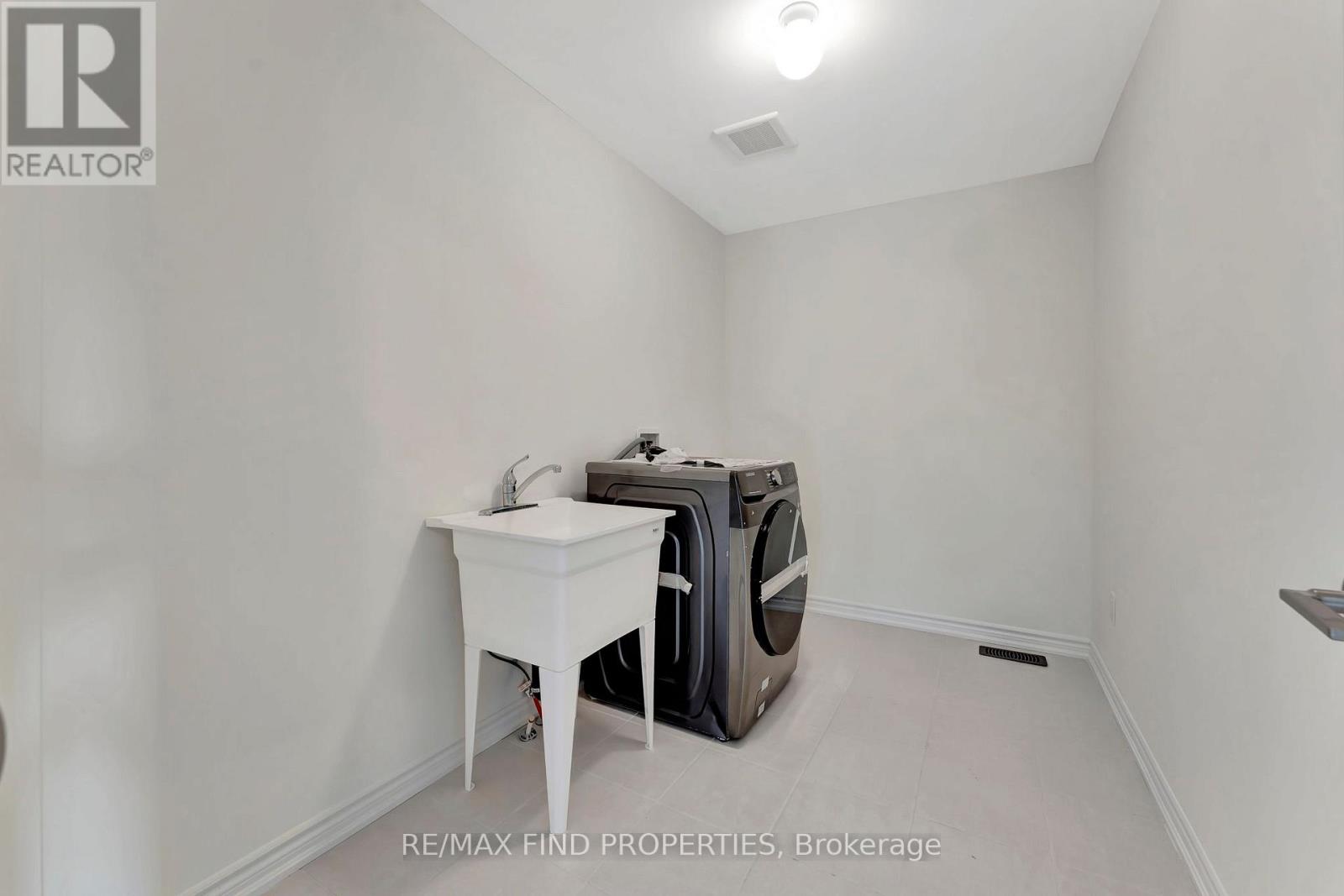 21 Dennis Avenue, Brantford, Ontario N3V 0C1 - Photo 29 - X13656886