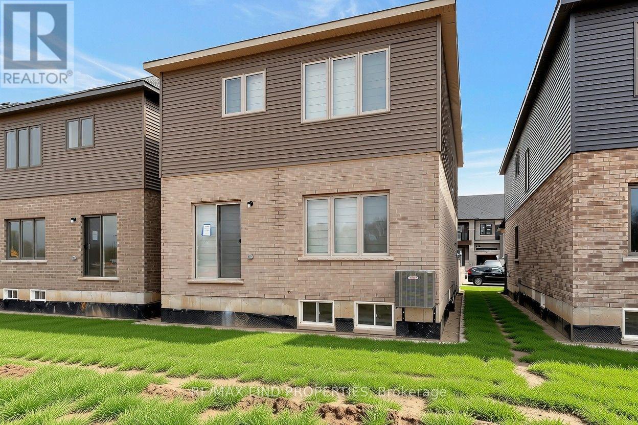 21 Dennis Avenue, Brantford, Ontario N3V 0C1 - Photo 34 - X13656886