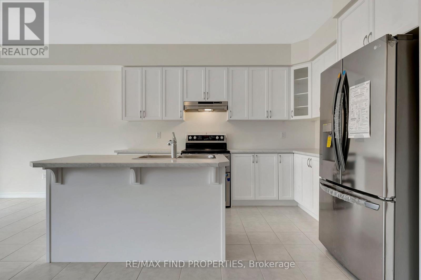 21 Dennis Avenue, Brantford, Ontario N3V 0C1 - Photo 9 - X13656886