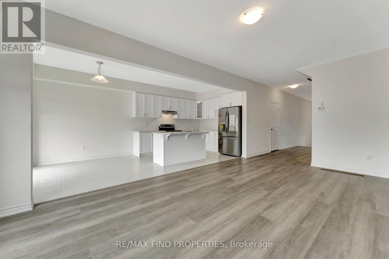 21 Dennis Avenue, Brantford, Ontario N3V 0C1 - Photo 8 - X13656886