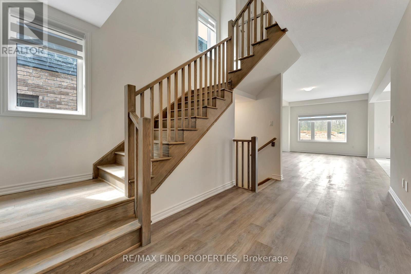 21 Dennis Avenue, Brantford, Ontario N3V 0C1 - Photo 4 - X13656886