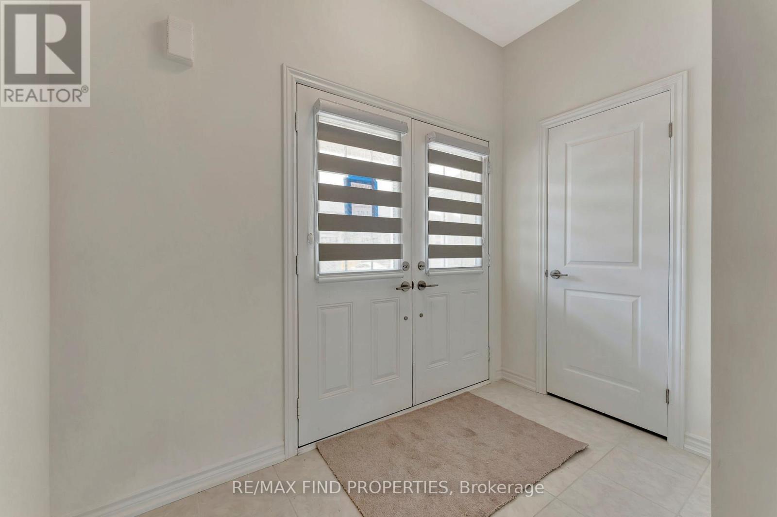 21 Dennis Avenue, Brantford, Ontario N3V 0C1 - Photo 3 - X13656886
