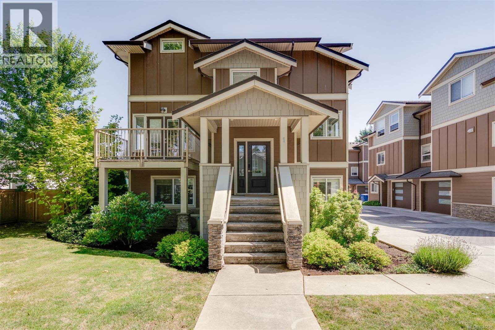 1 2923 Shelbourne St, Victoria, British Columbia V8R 4M7 - Photo 1 - 1046625
