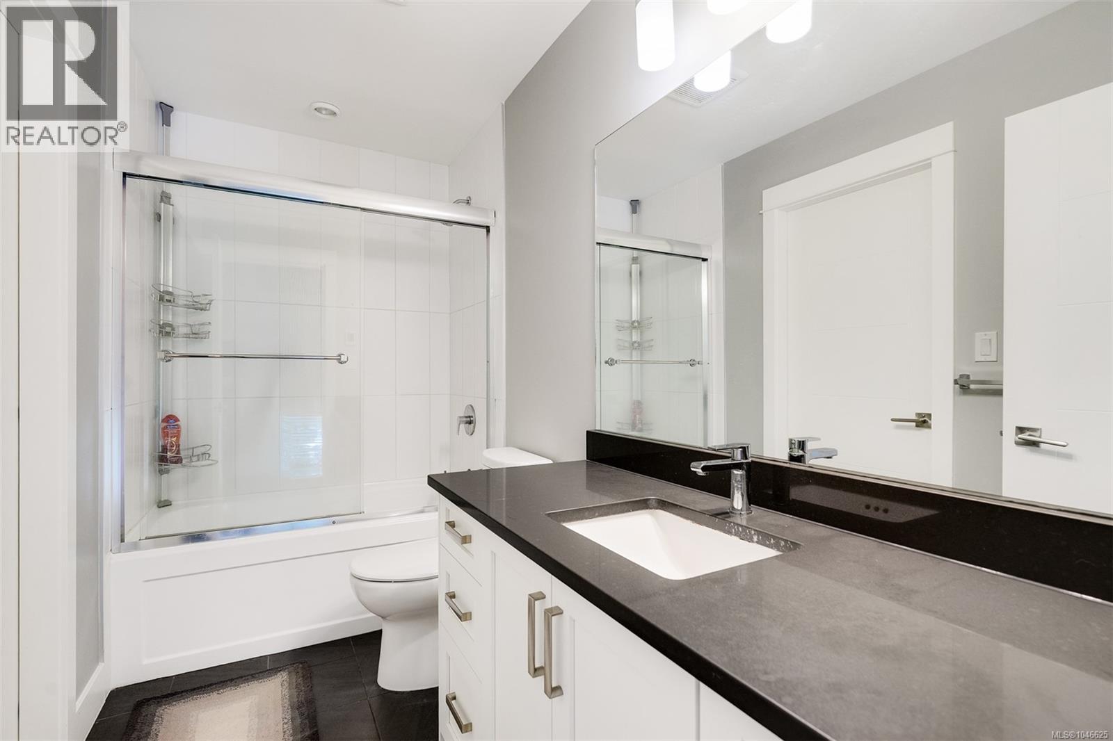 1 2923 Shelbourne St, Victoria, British Columbia V8R 4M7 - Photo 41 - 1046625
