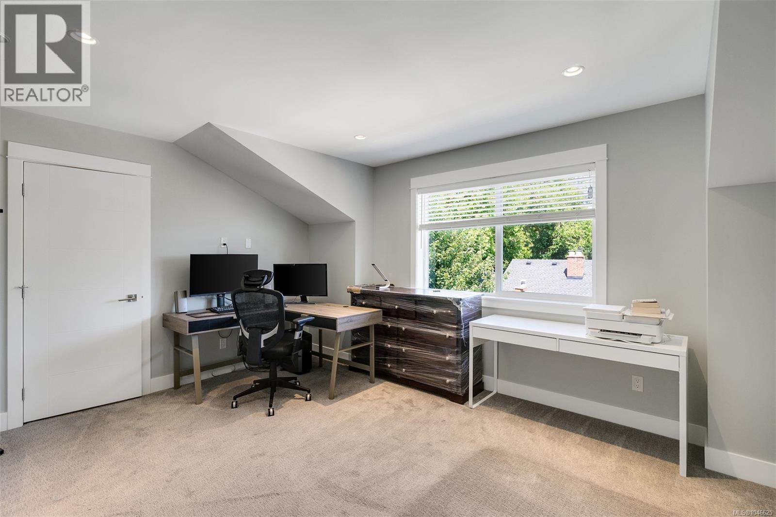 1 2923 Shelbourne St, Victoria, British Columbia V8R 4M7 - Photo 36 - 1046625