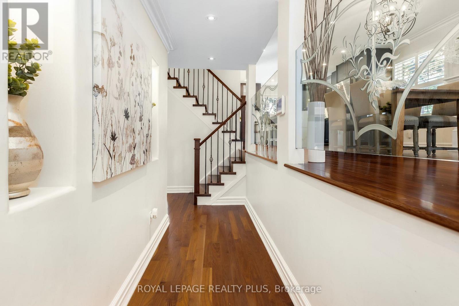 2985 Dancer Court, Mississauga, Ontario  L5L 1Y5 - Photo 2 - W13668924