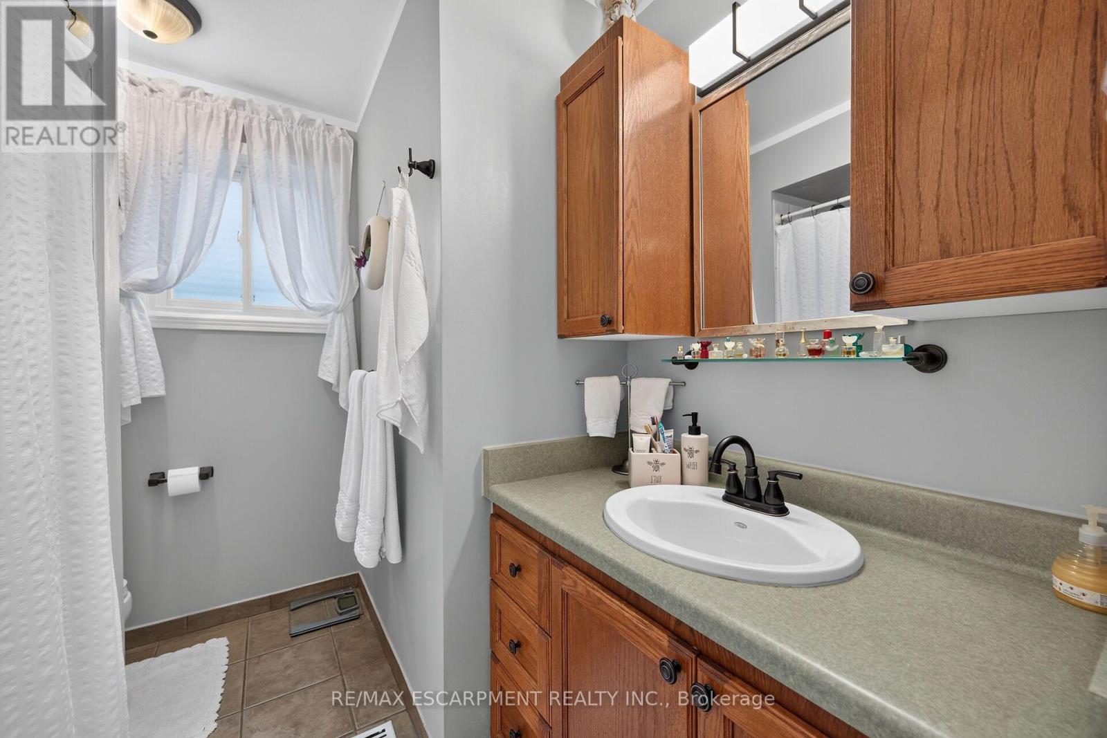 49 Brookstream Court, Hamilton, Ontario  L8K 6J3 - Photo 29 - X13669034