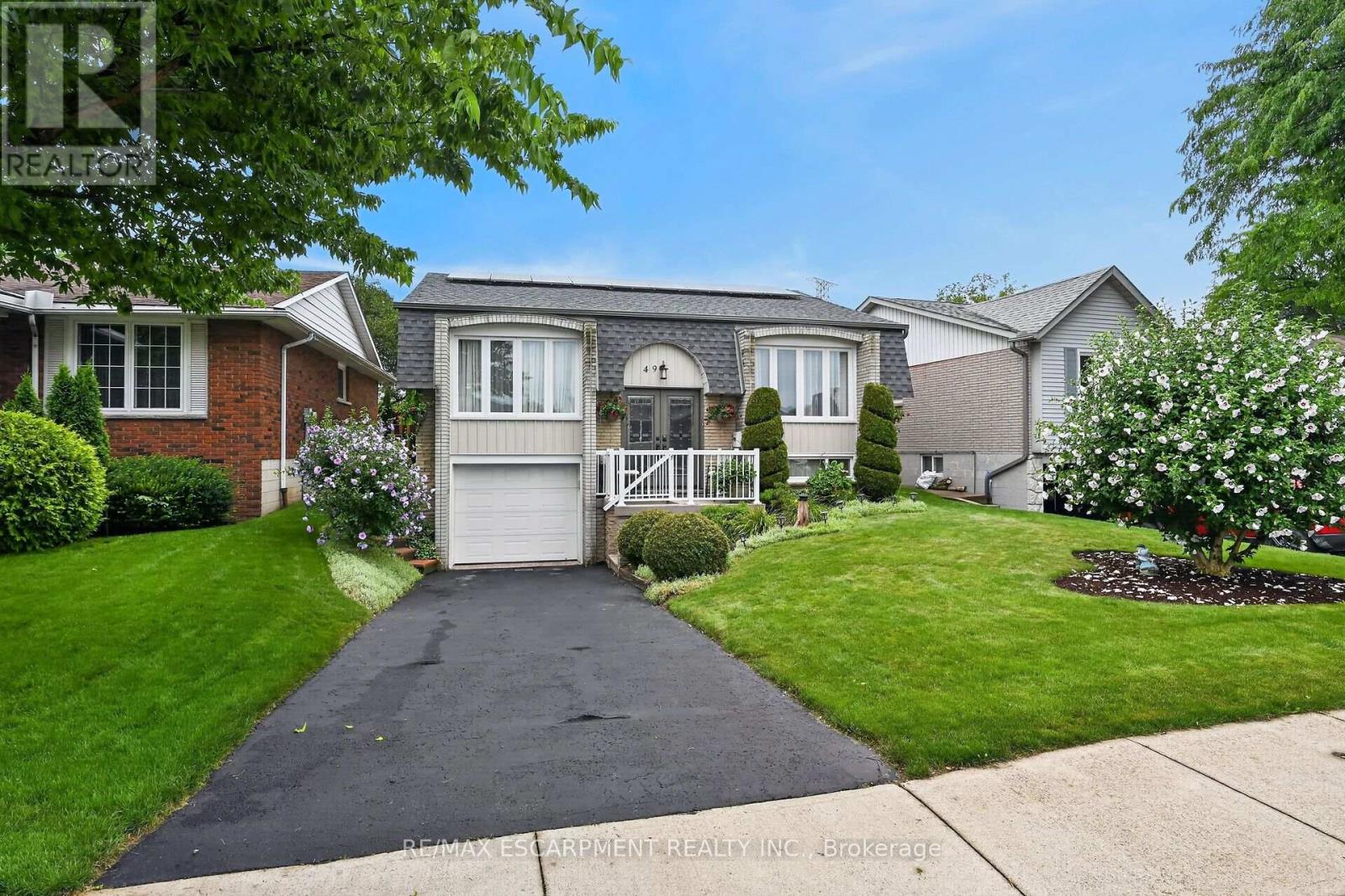 49 Brookstream Court, Hamilton, Ontario  L8K 6J3 - Photo 3 - X13669034