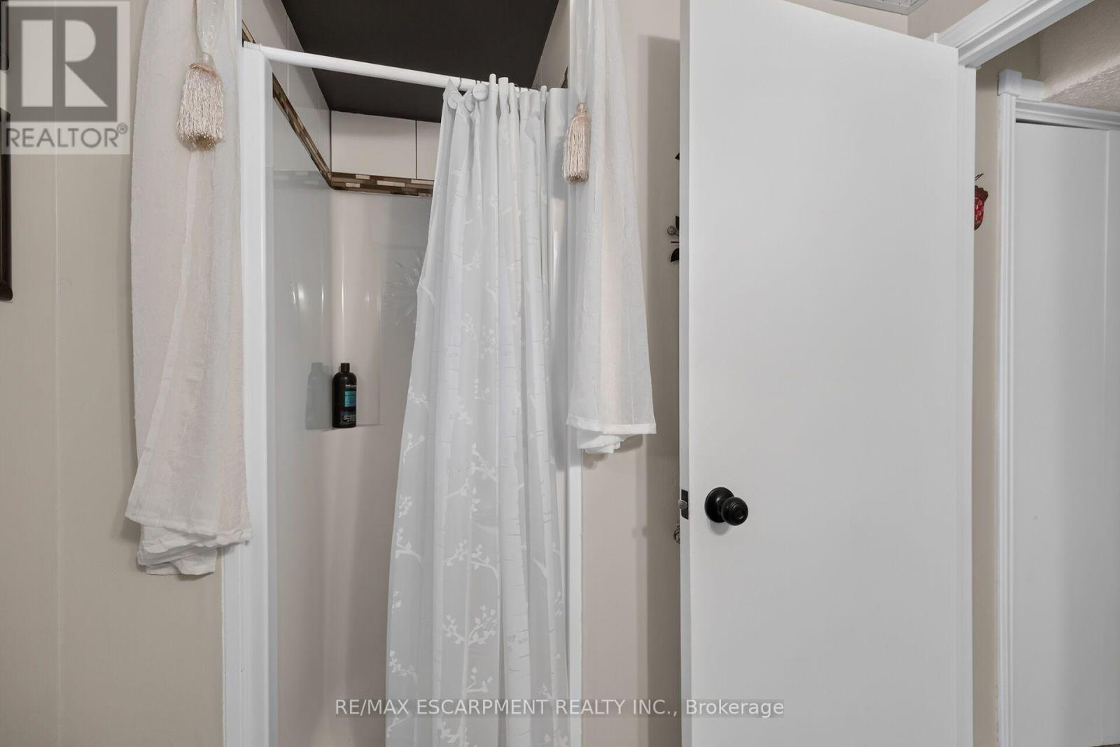 49 Brookstream Court, Hamilton, Ontario  L8K 6J3 - Photo 39 - X13669034