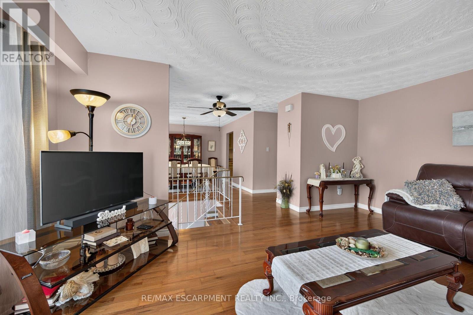 49 Brookstream Court, Hamilton, Ontario  L8K 6J3 - Photo 9 - X13669034