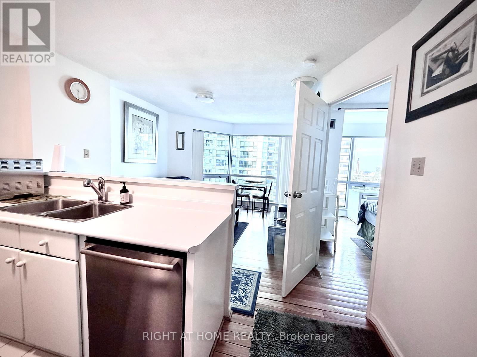 1712 - 10 Queens Quay W, Toronto, Ontario M5J 2R9 - Photo 27 - C13583610