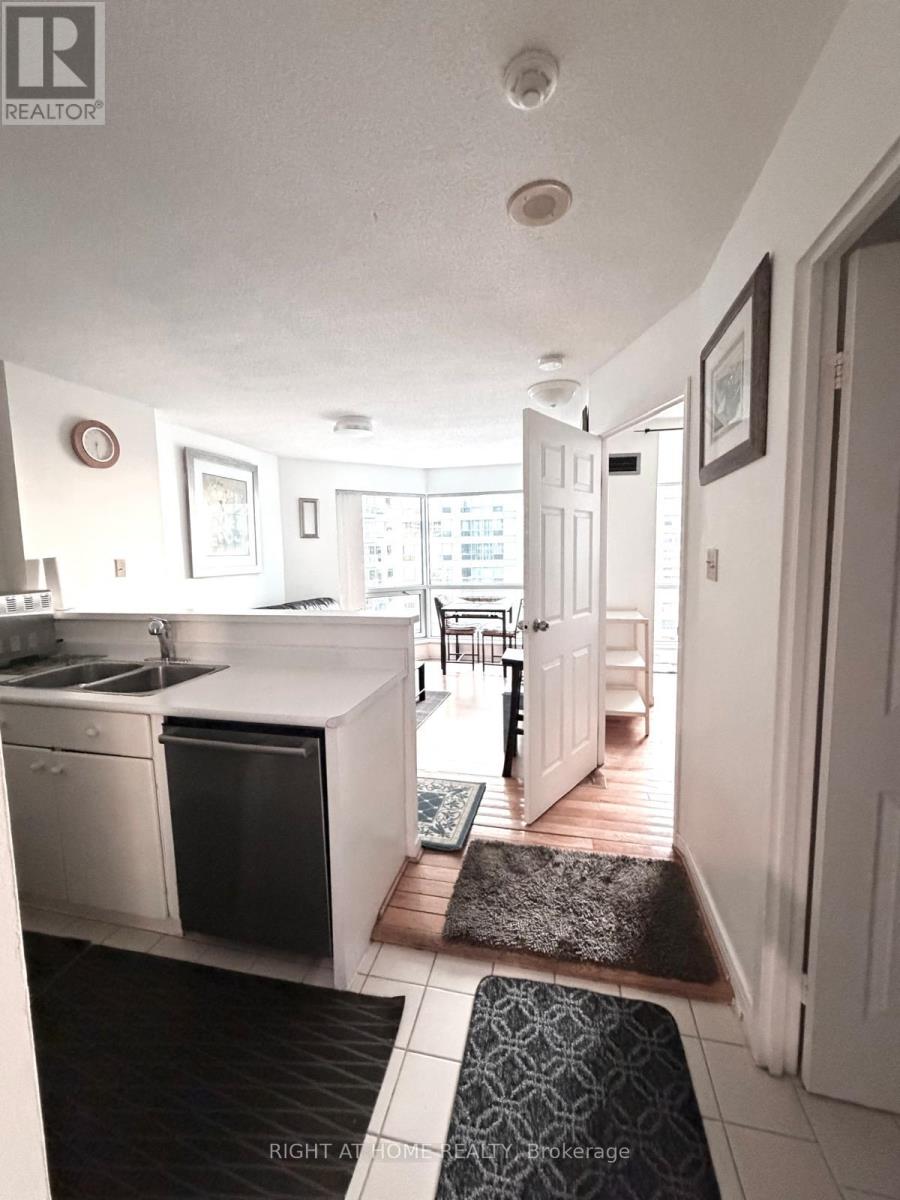 1712 - 10 Queens Quay W, Toronto, Ontario M5J 2R9 - Photo 31 - C13583610